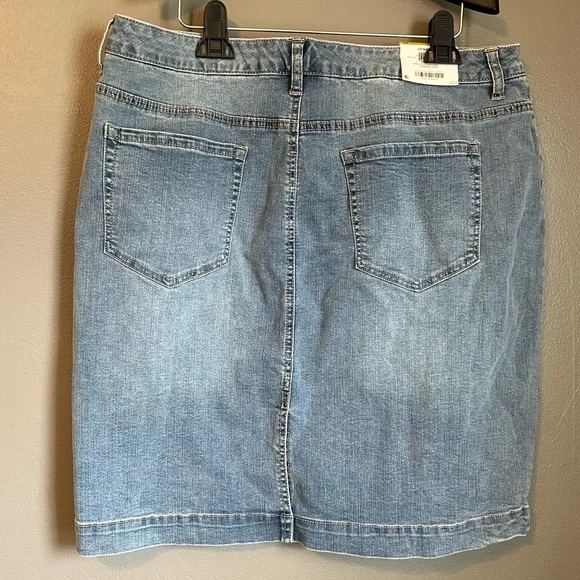 NWT Charter Club Sz 14 Women’s Niagara Wash Light Denim Jean Mini Skirt Ret $49! - Picture 4 of 8